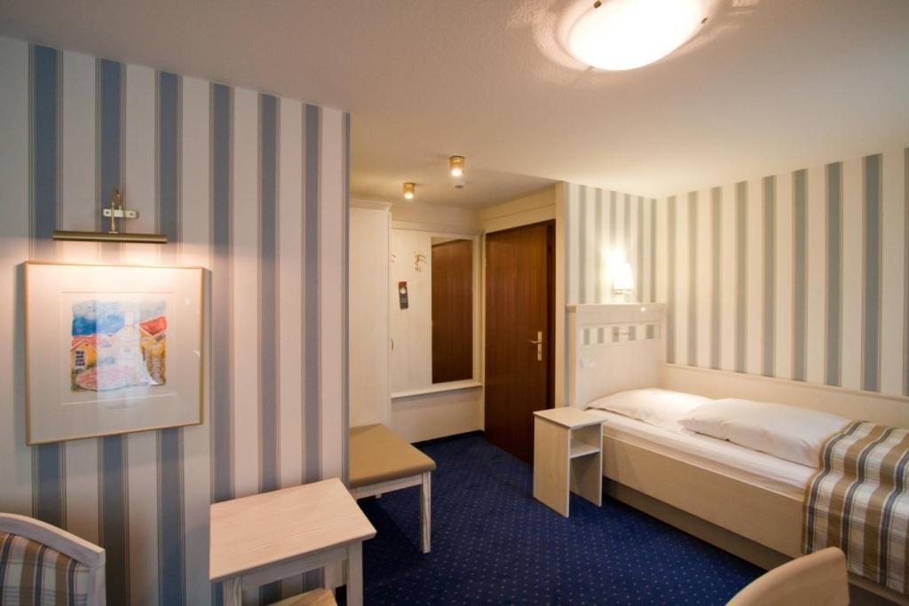 Alter Landkrug Hotel Nortorf Buitenkant foto